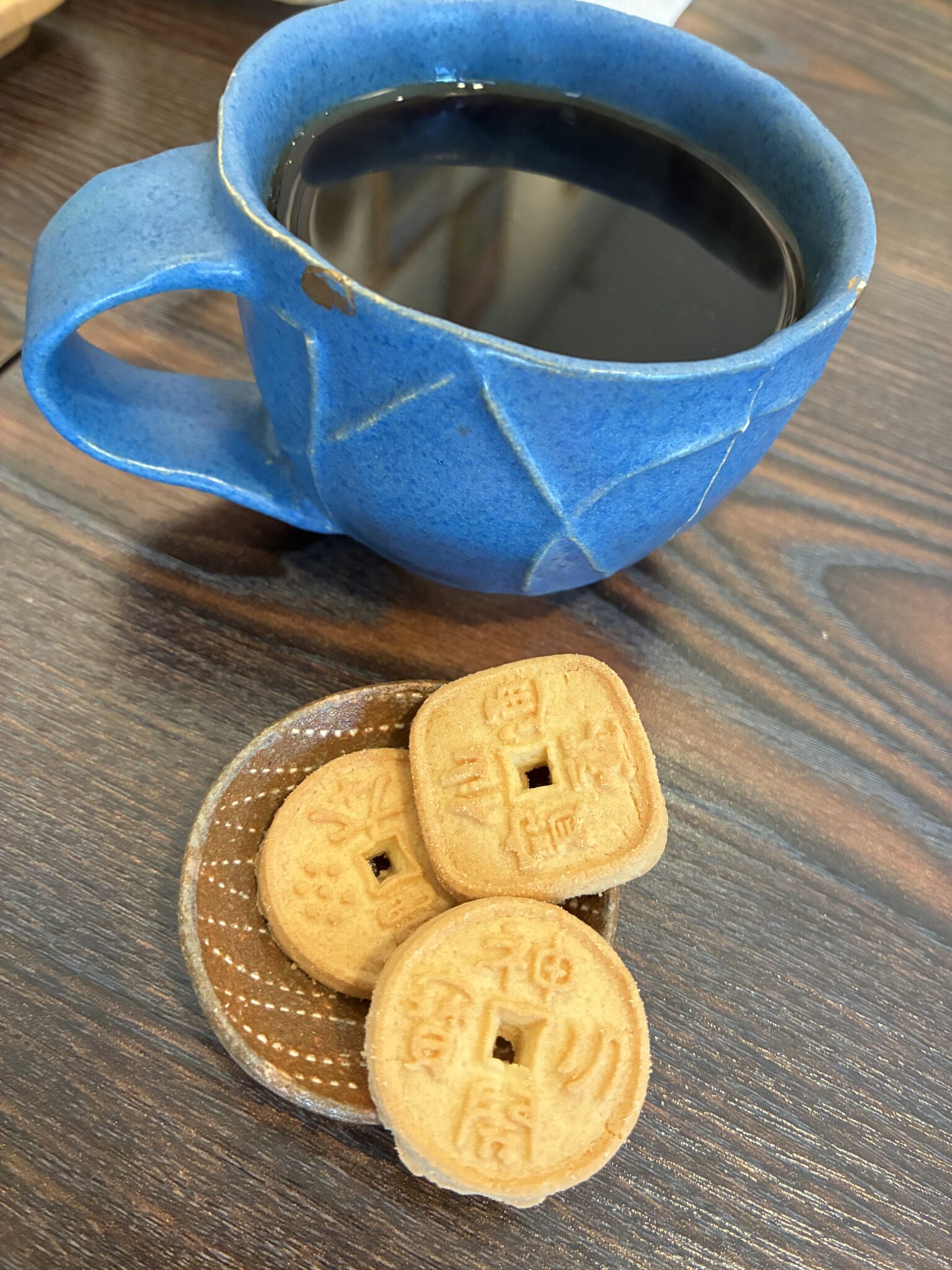 A Japanese cookie shaped like a coin